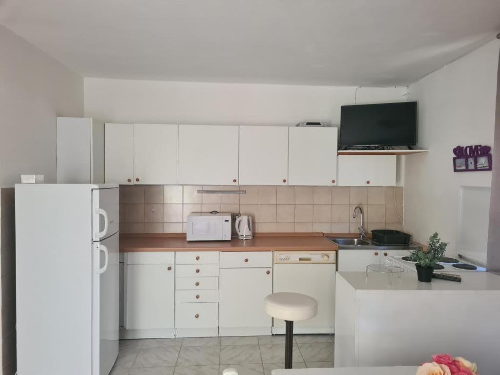 Apartments Triton Rogoznica  Esterno foto