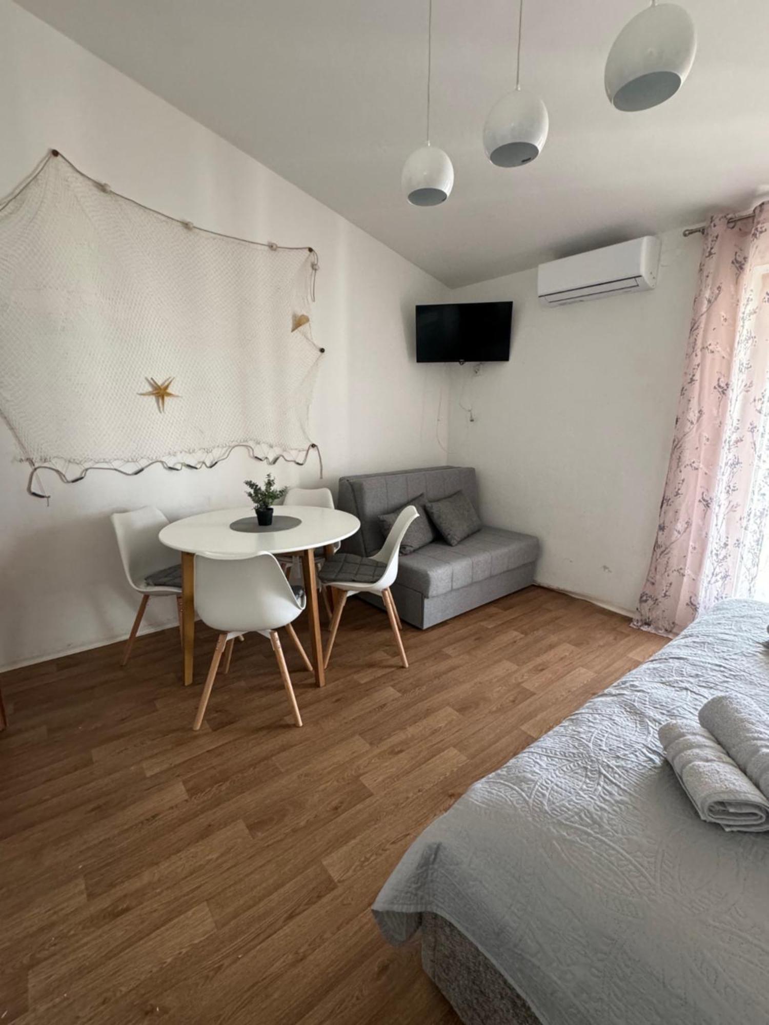 Apartments Triton Rogoznica  Esterno foto